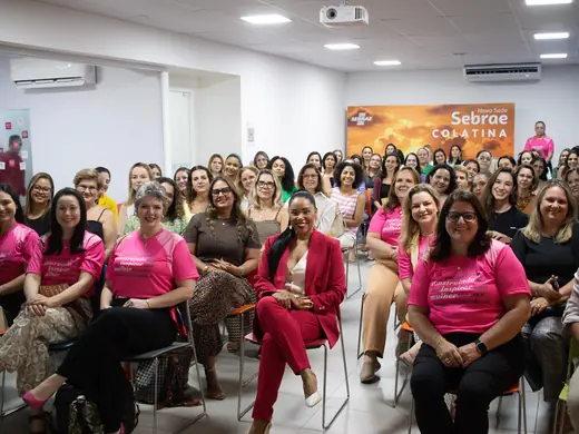 Plateia de empresárias no lançamento da CDL Mulher